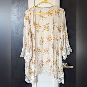 Mason Belle Floral Kimono with Lace Trim